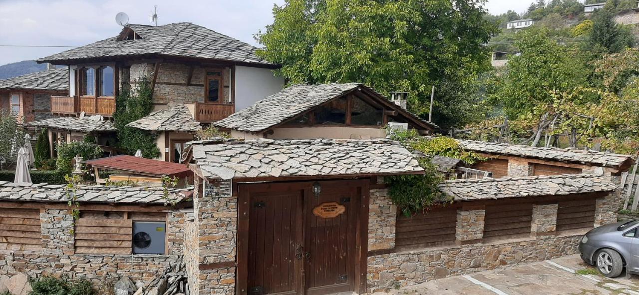 Семеен Хотел Скендерова Къща Lešten Exteriér fotografie