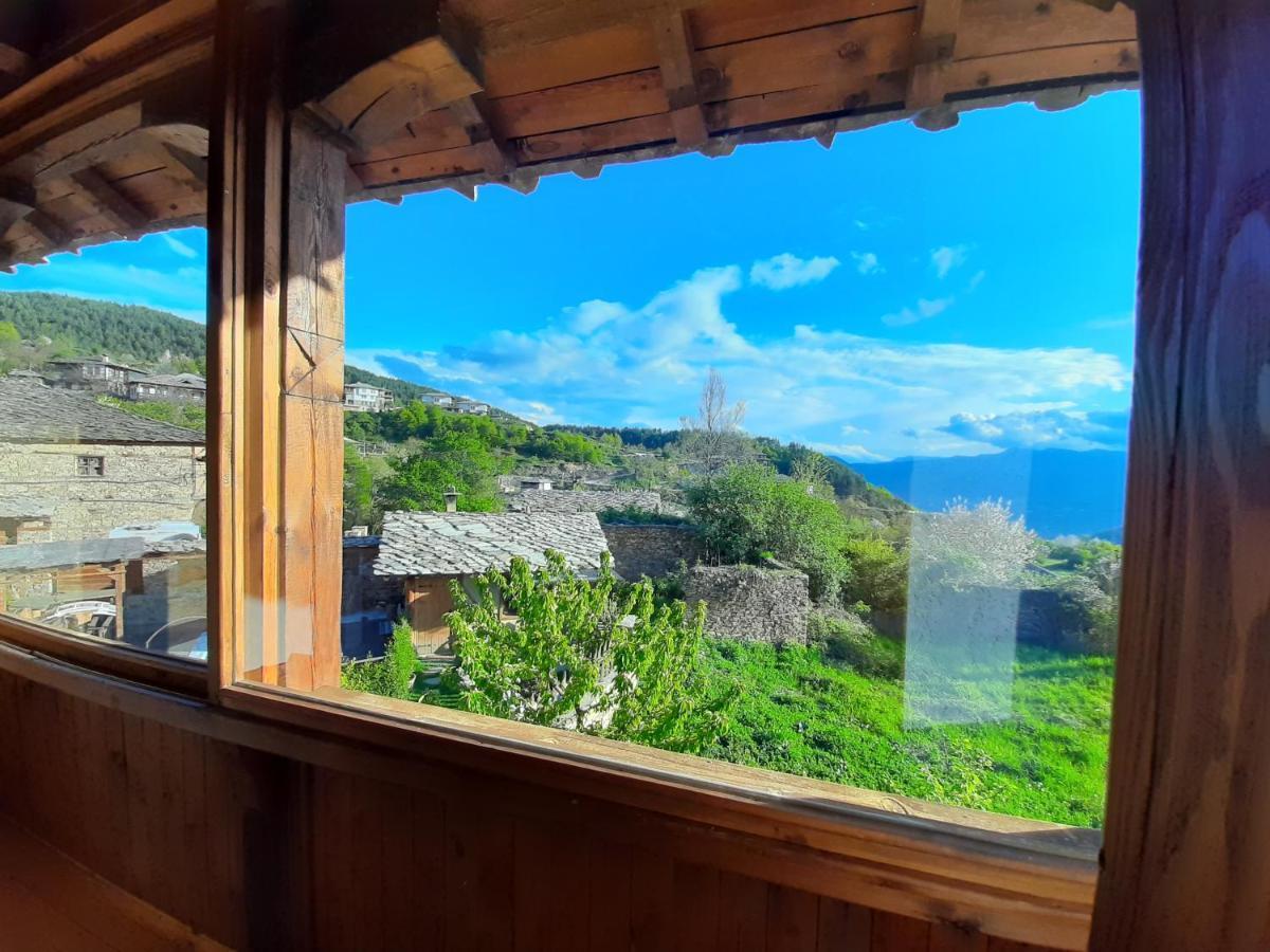 Семеен Хотел Скендерова Къща Lešten Exteriér fotografie